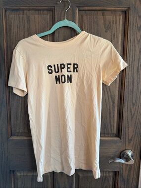 Cream 'Super Mom' Short Sleeve Tee
